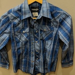 Wrangler boys pearl snap shirt size M (7-8)